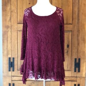Lovely Verducci burgundy lace tunic